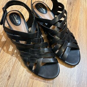 Clarks Women's Elegant Black Woven Sandals